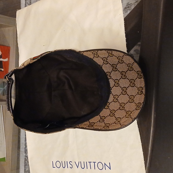 Gucci hat 100% authentic, purchased holt renfrew - Picture 3 of 5